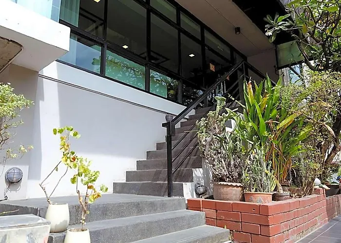 B2 - Srinakarin Hotel Bangkok