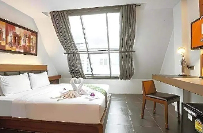 B2 - Srinakarin Hotel Bangkok