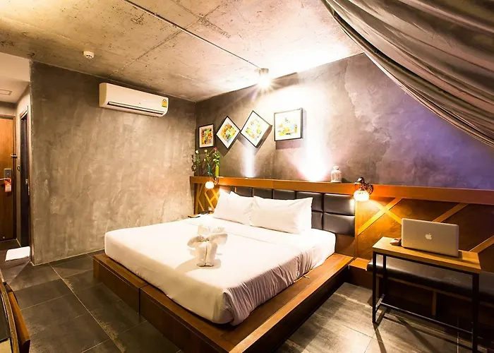 B2 - Srinakarin 3* Bangkok